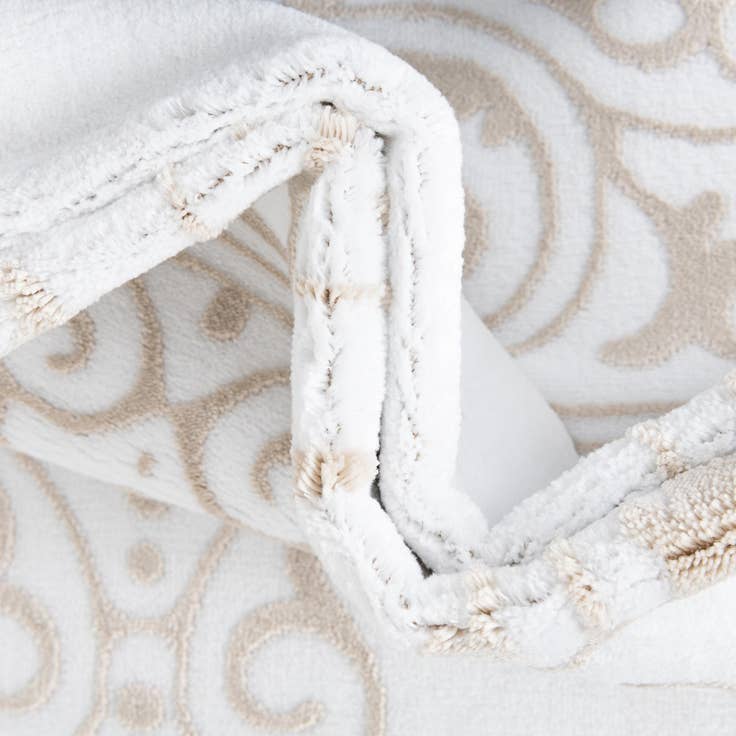 Detail image of 3' 3 x 3' 3 Hermitage Square Rug