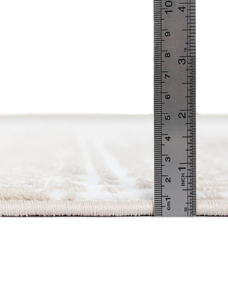 Detail image of 3' 3 x 3' 3 Hermitage Square Rug