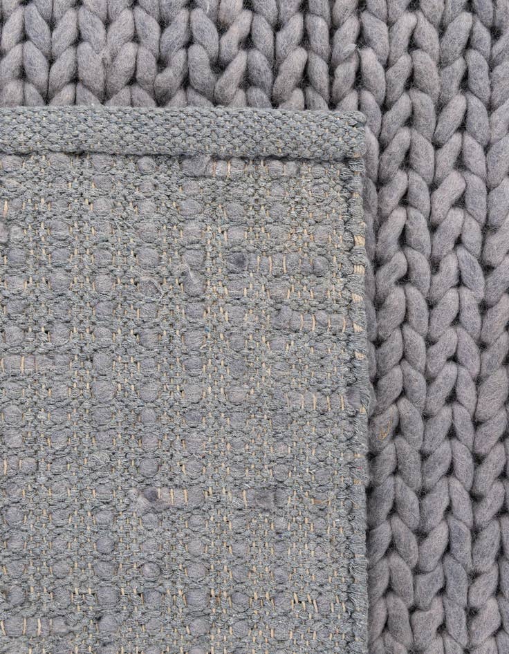 Detail image of 5' 1 x 7' 11  Hand Woven Lana New Zealand Wool Rug