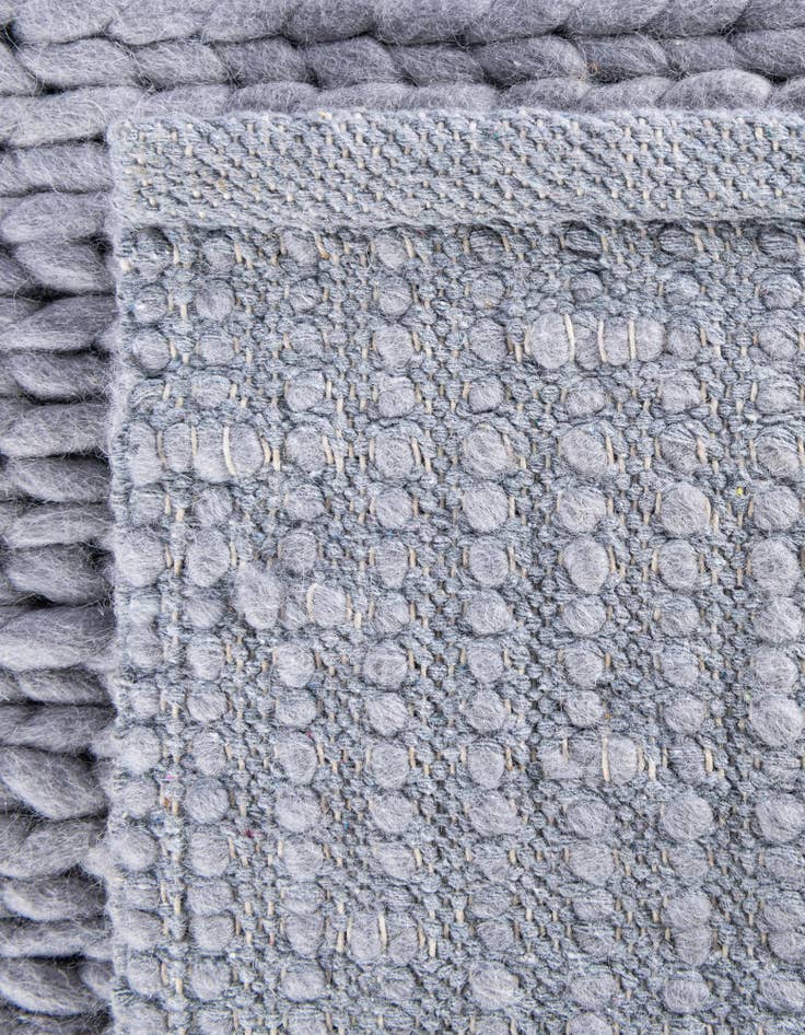 Detail image of 6' 1 x 9' Hand Woven Lana New Zealand Wool Rug