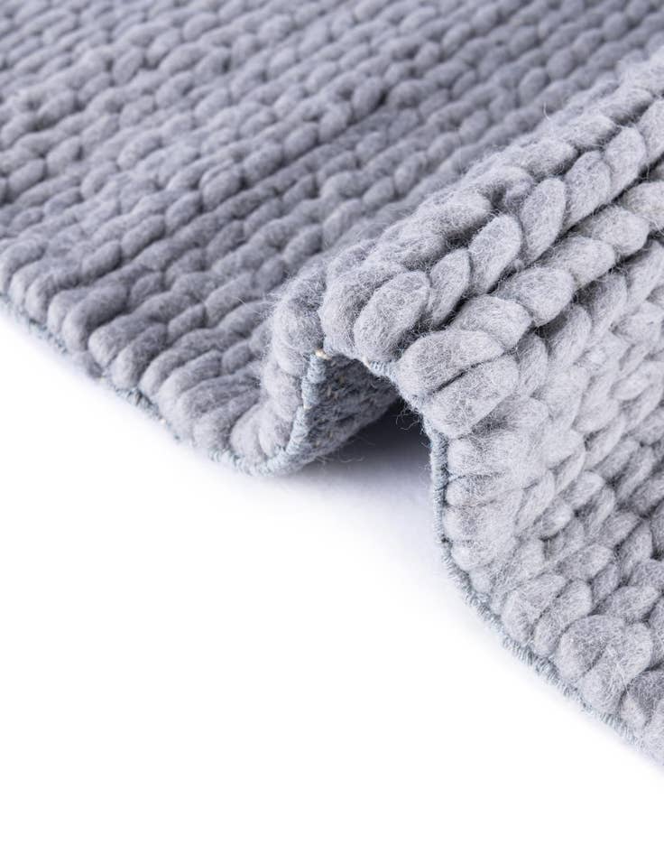Detail image of 6' 1 x 9' Hand Woven Lana New Zealand Wool Rug