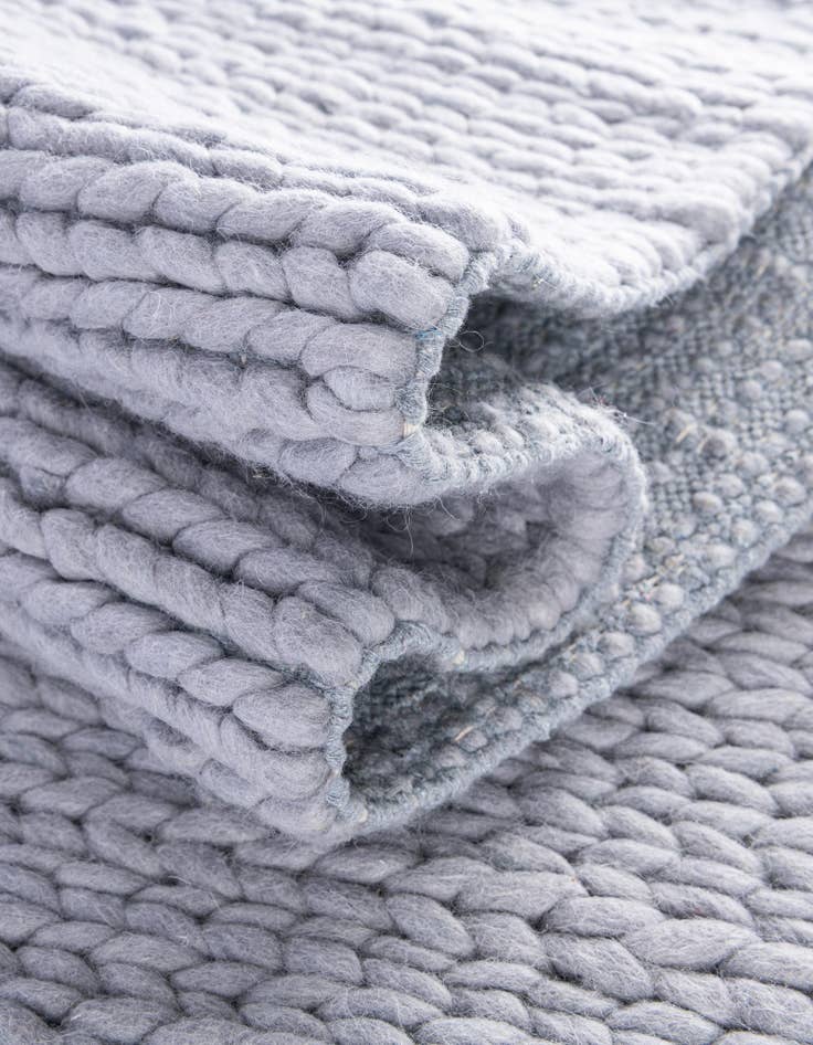 Detail image of 2' x 5' 1 Hand Woven Lana New Zealand Wool Runner Rug