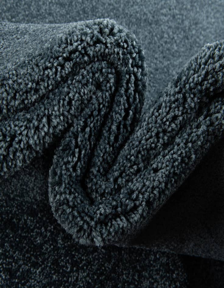 Detail image of 7' 10 x 11' Everyday Solid Rug