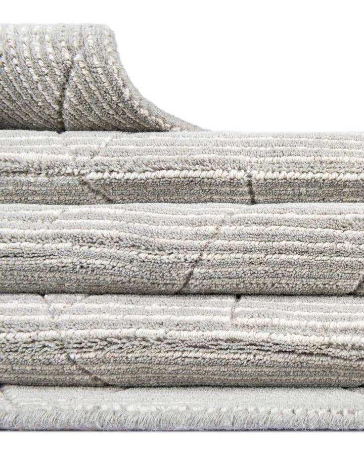 Detail image of 2' x 3' 1 WoolCraft Geometric Rug