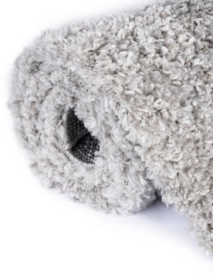 Detail image of 3' x 5' 3 Zermatt Shag Oval Rug