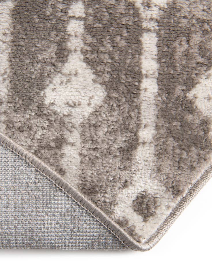 Detail image of 5' 3 x 8' Bohemian Trellis Oval Rug