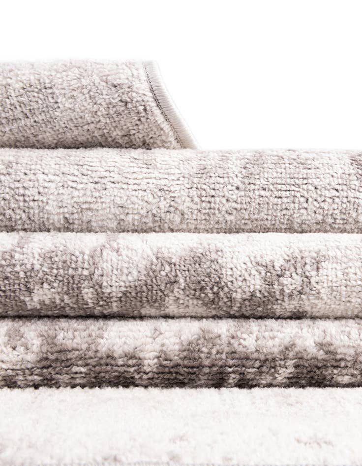 Detail image of 2' 7 x 12' Aurora Runner Rug