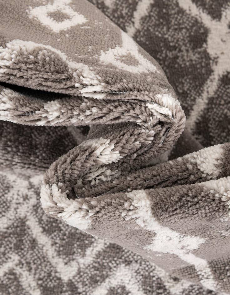 Detail image of 2' x 5' 3 Bohemian Trellis Runner Rug