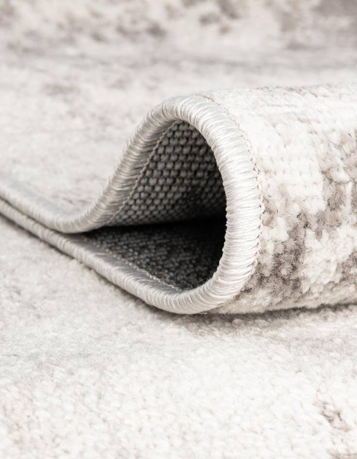 Detail image of 7' 10 x 7' 10 Aurora Square Rug