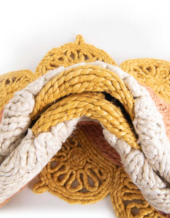 4' 1 x 4' 1 Handmade Braided Jute Round Rug
