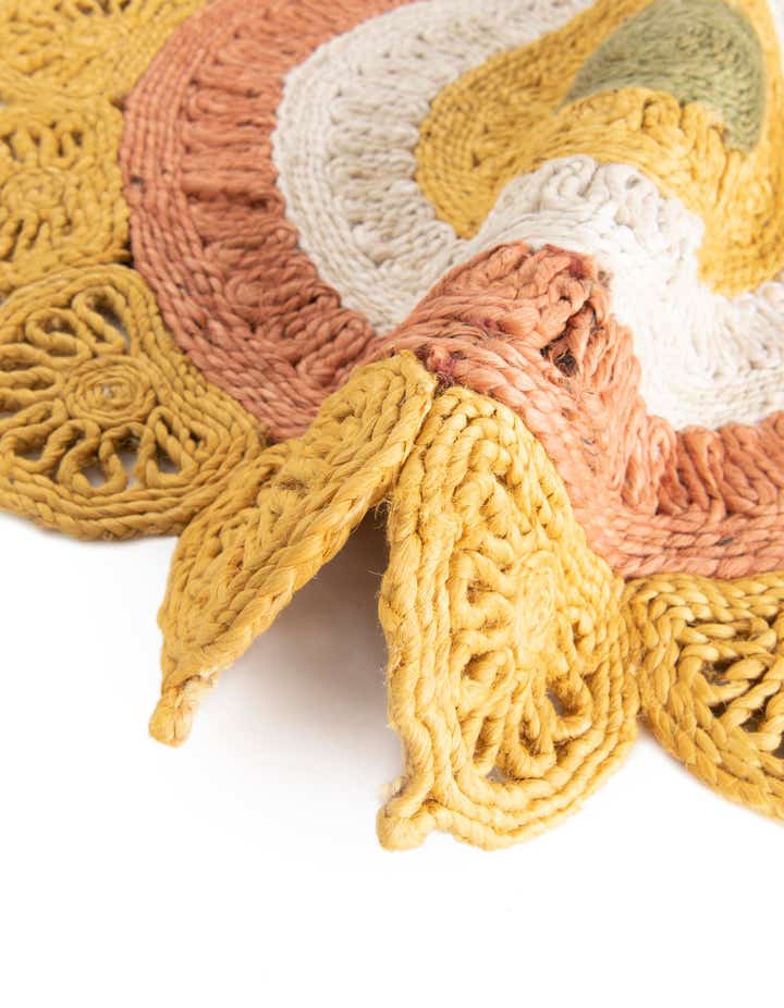 4' 1 x 4' 1 Handmade Braided Jute Round Rug