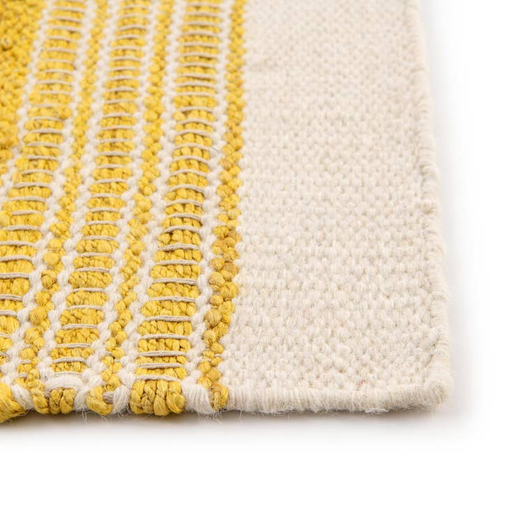 Detail image of 2' 2 x 3' 1 Hand Woven Lariat Rug