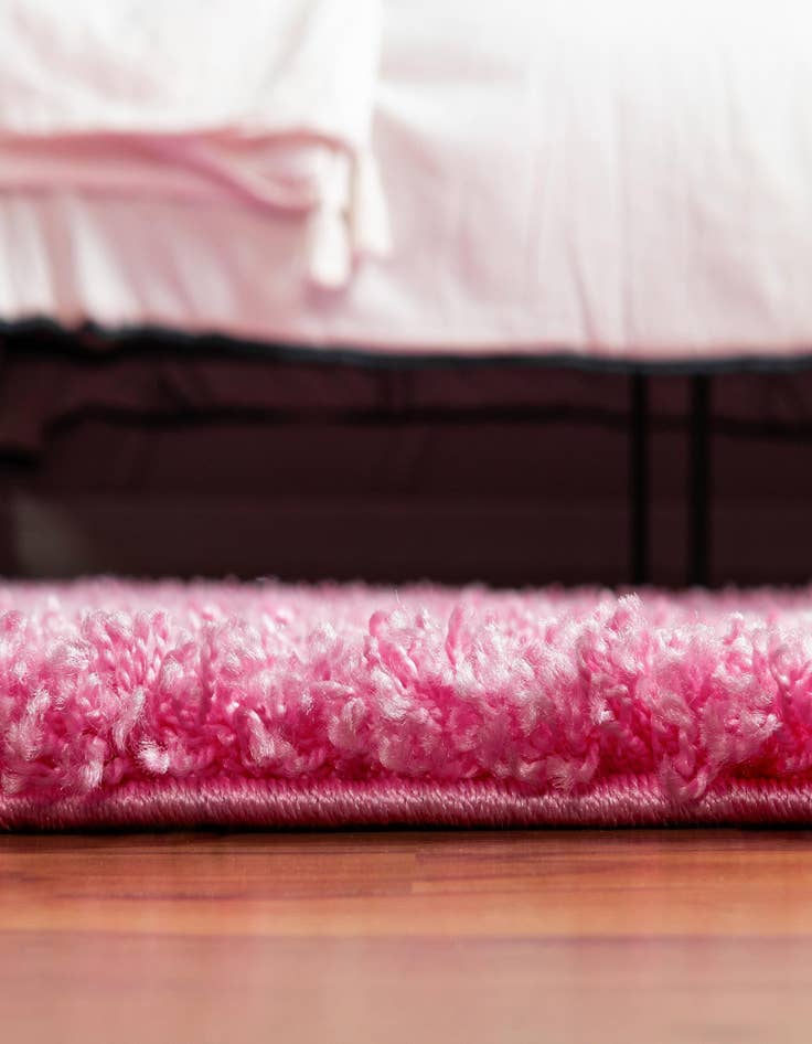 Detail image of 4' x 4' Solid Shag Round Rug