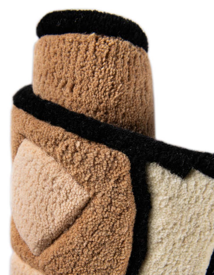 Detail image of 1' 7 x 3' 1 Happy Rugs Iced Coffee Wool Freeform