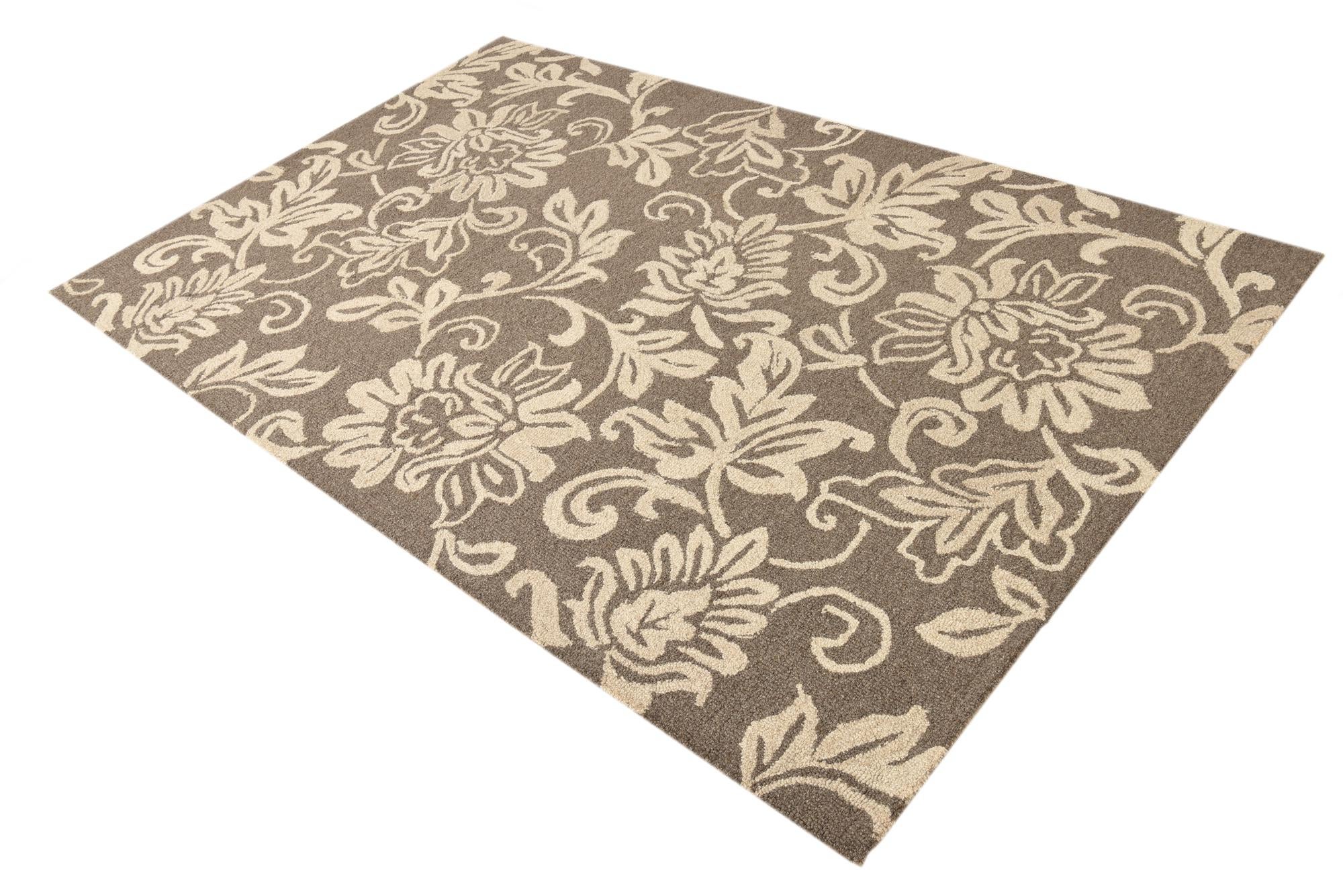 5' x 8' Agra Rug