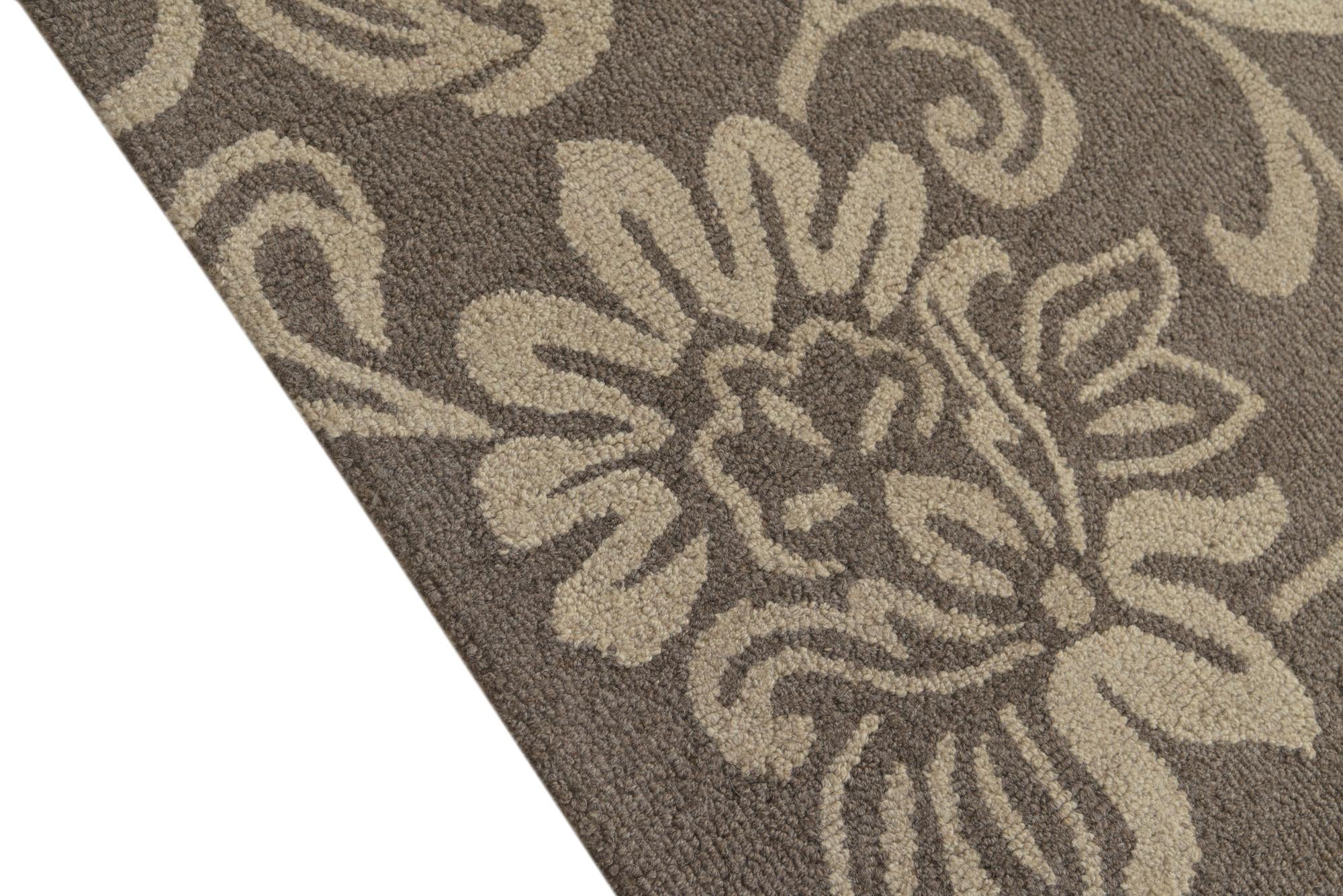 5' x 8' Agra Wool Rug