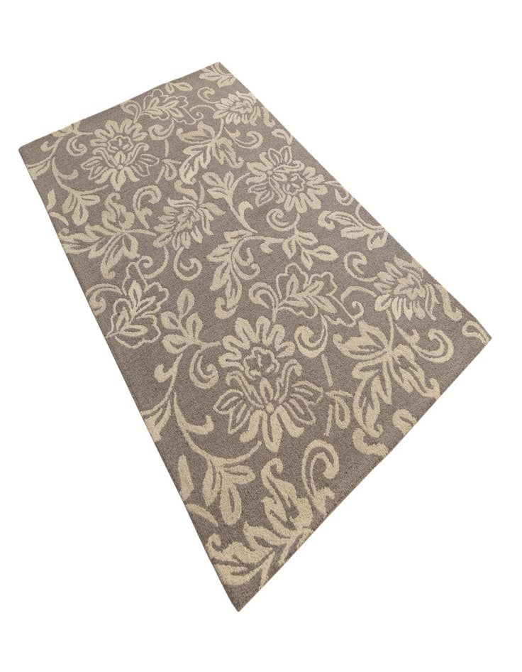 Detail image of 5' 1 x 8' Agra Wool Rug