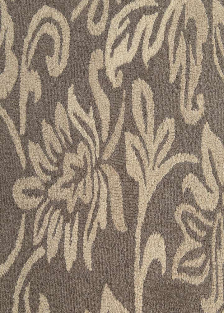 5' 1 x 8' Agra Wool Rug