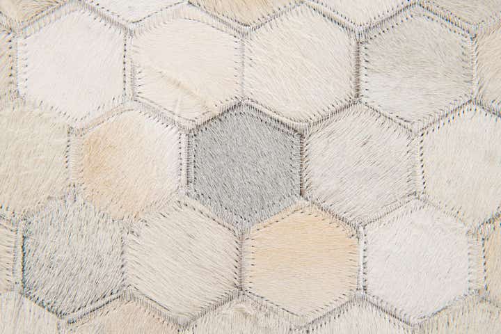 5' x 7' 8 Cowhide Stocks Rug