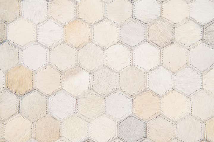 5' x 7' 8 Cowhide Stocks Rug