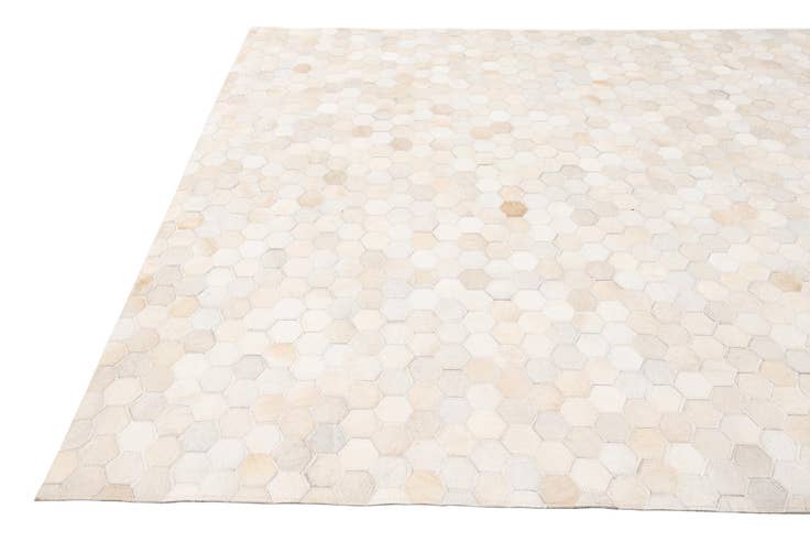 Detail image of 5' x 7' 10 Cowhide Stocks Rug