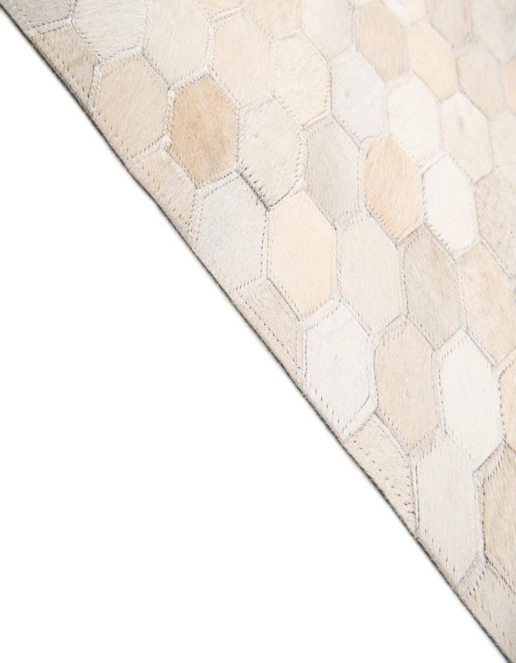 Detail image of 5' x 7' 10 Cowhide Stocks Rug