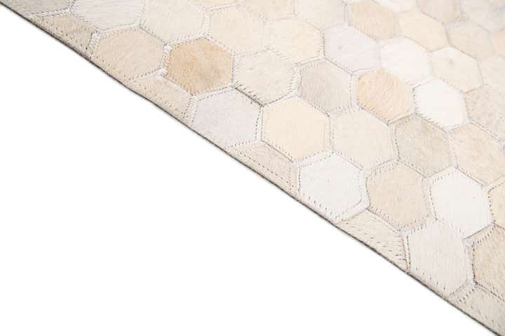 5' x 7' 10 Cowhide Stocks Rug