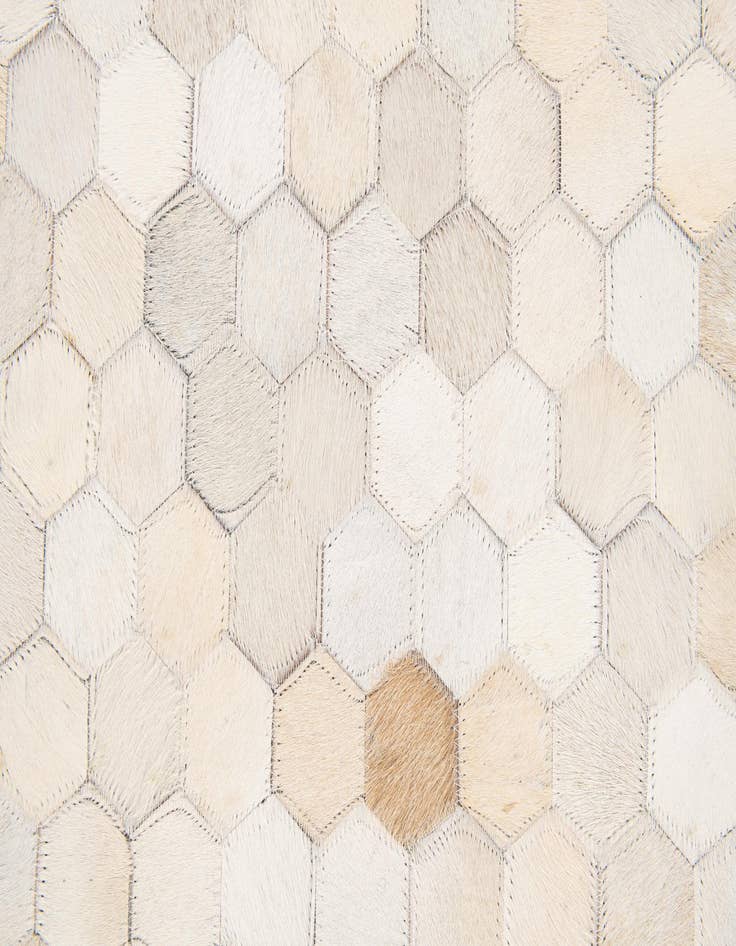 Detail image of 5' x 7' 10 Cowhide Stocks Rug