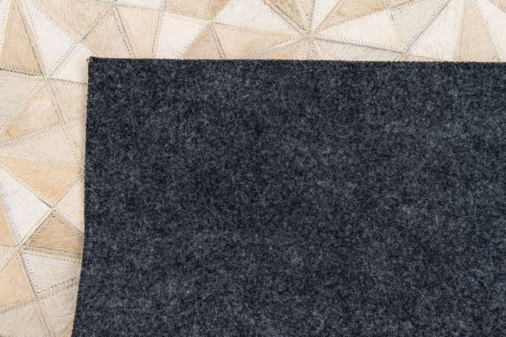 3' 11 x 6' Cowhide Stocks Rug