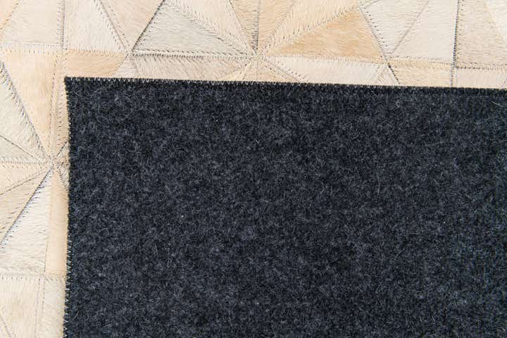 4' x 6' Cowhide Stocks Rug