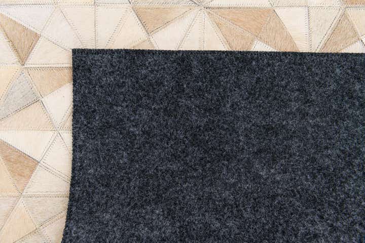 4' x 6' 1 Cowhide Stocks Rug