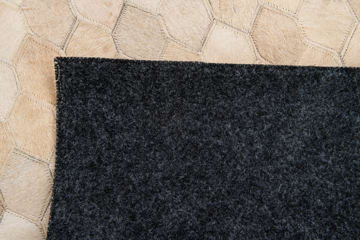 4' x 6' Cowhide Stocks Rug