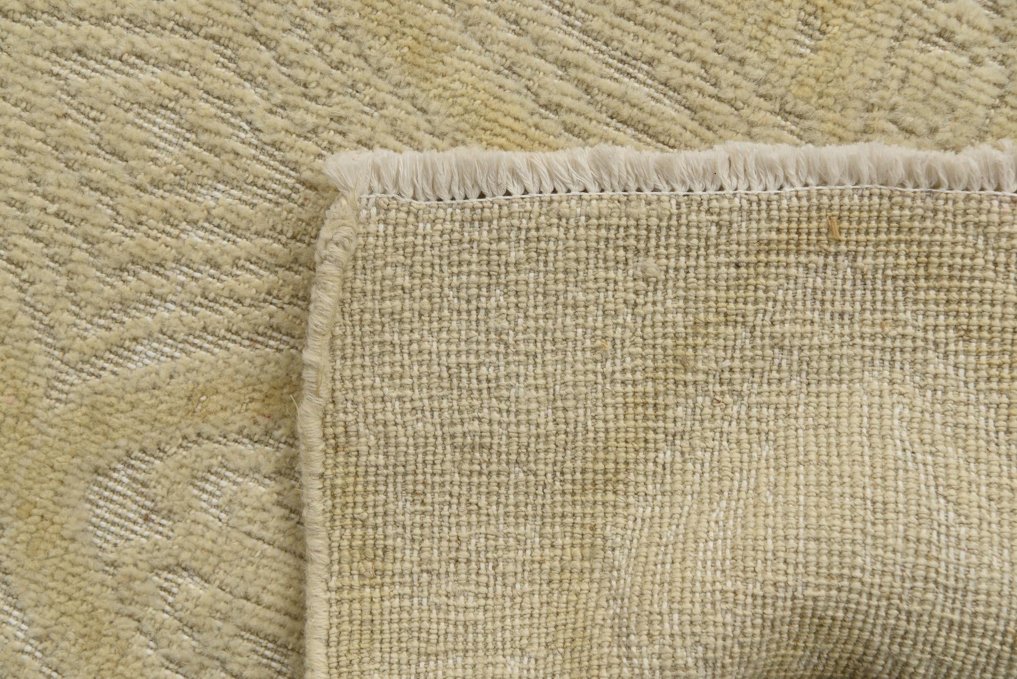 5' 6 x 8' 2 Hand Knotted Darya Wool Rug
