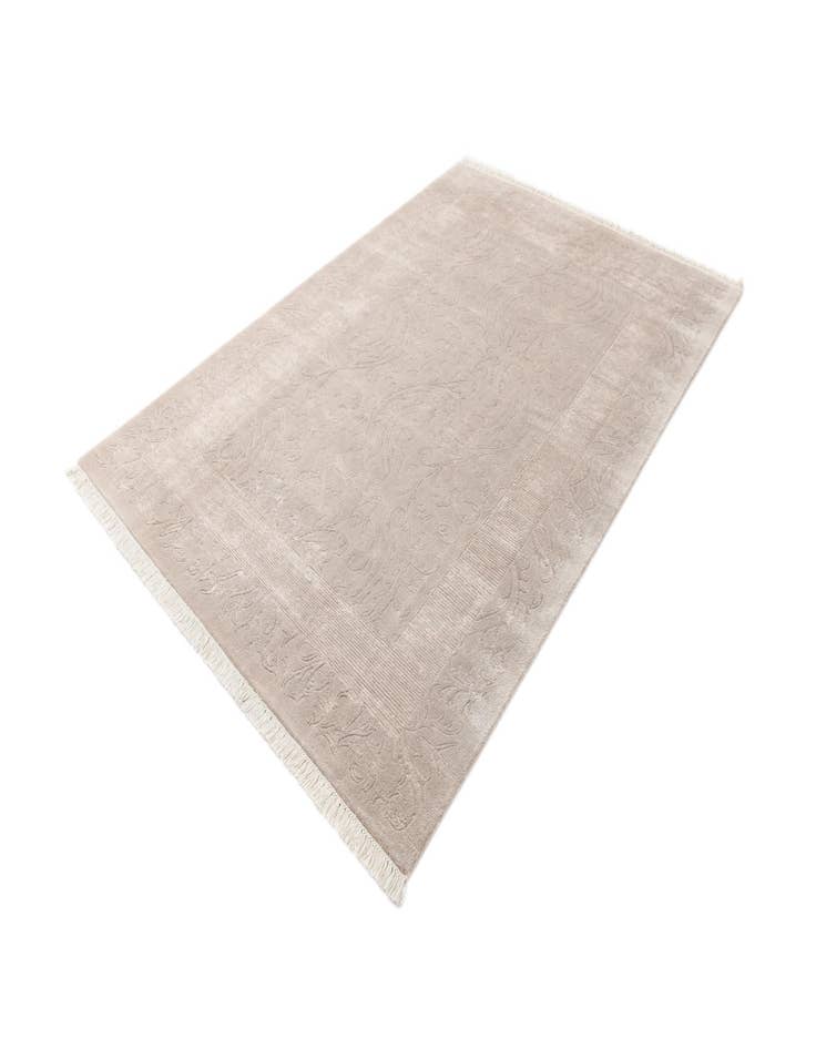 Detail image of 6' 7 x 9' 6  Hand Knotted Darya Wool Rug