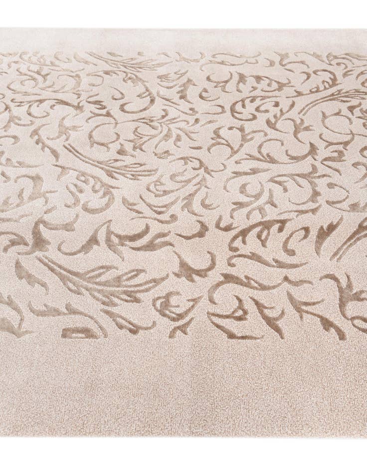 Detail image of 6' 10 x 9' 7  Hand Knotted Darya Wool Rug