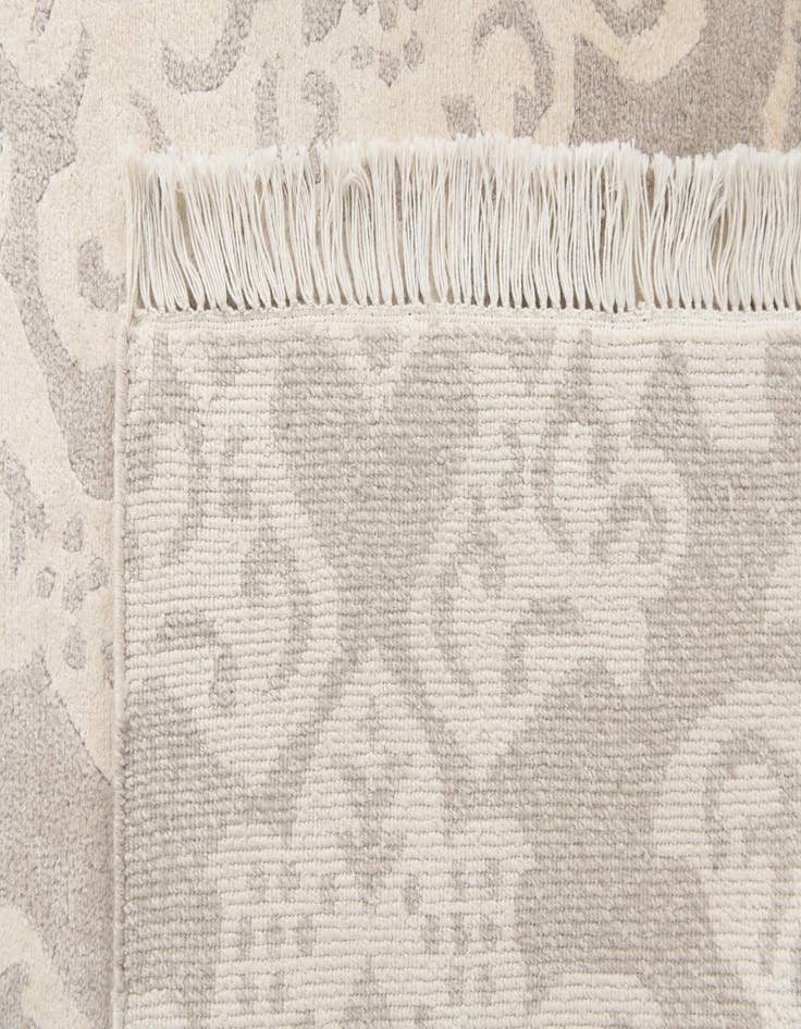 Detail image of 6' 7 x 9' 10  Hand Knotted Darya Wool Rug