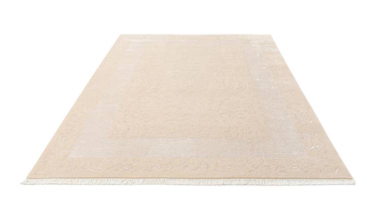 Detail image of 6' 7 x 9' 6 Hand Knotted Darya Wool Rug