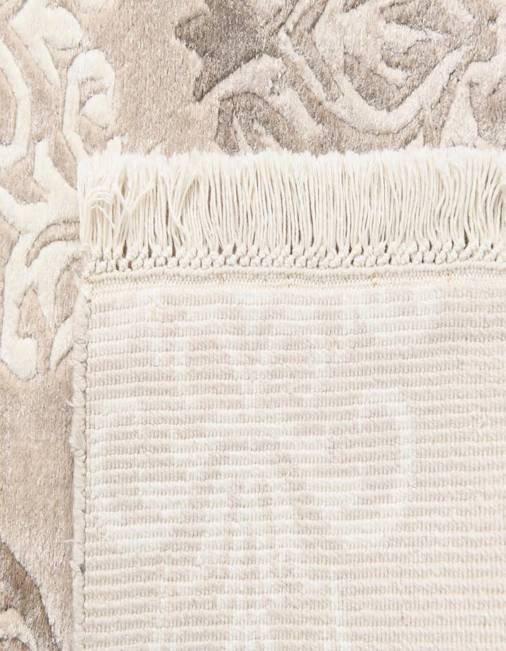 Detail image of 2' 7 x 4' 1  Hand Knotted Darya Wool Rug