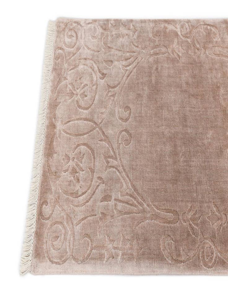 Detail image of 2' 7 x 4' 11  Hand Knotted Darya Wool Rug