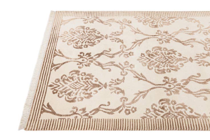 Detail image of 3' 2 x 4' 11 Hand Knotted Darya Wool Rug