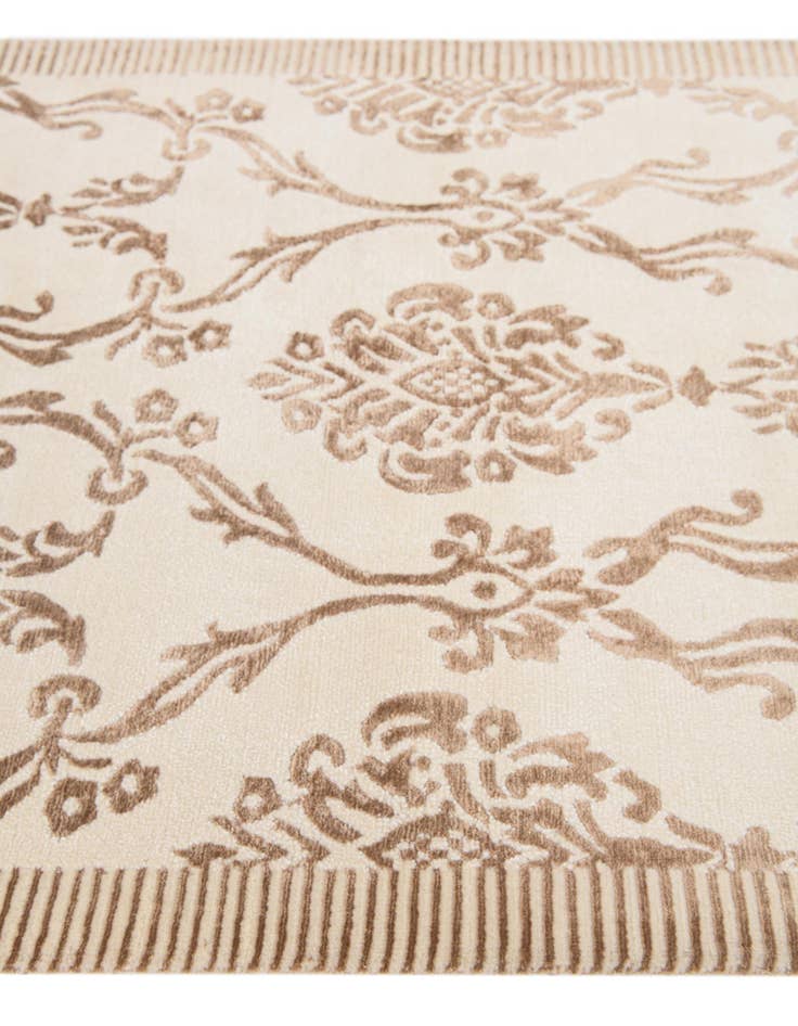 Detail image of 3' 2 x 4' 11 Hand Knotted Darya Wool Rug