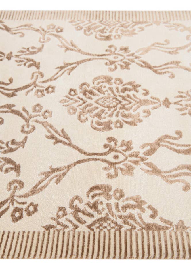 Detail image of 3' 2 x 4' 11 Hand Knotted Darya Wool Rug