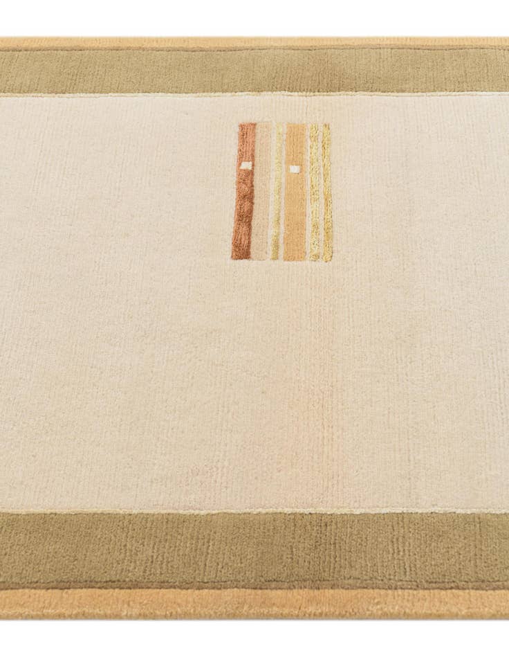 Detail image of 3' x 4' 10  Hand Knotted Darya Wool Rug