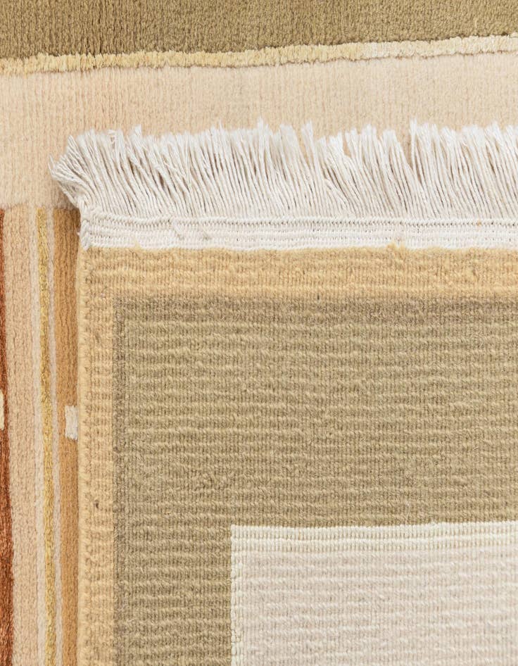 Detail image of 3' x 4' 10  Hand Knotted Darya Wool Rug