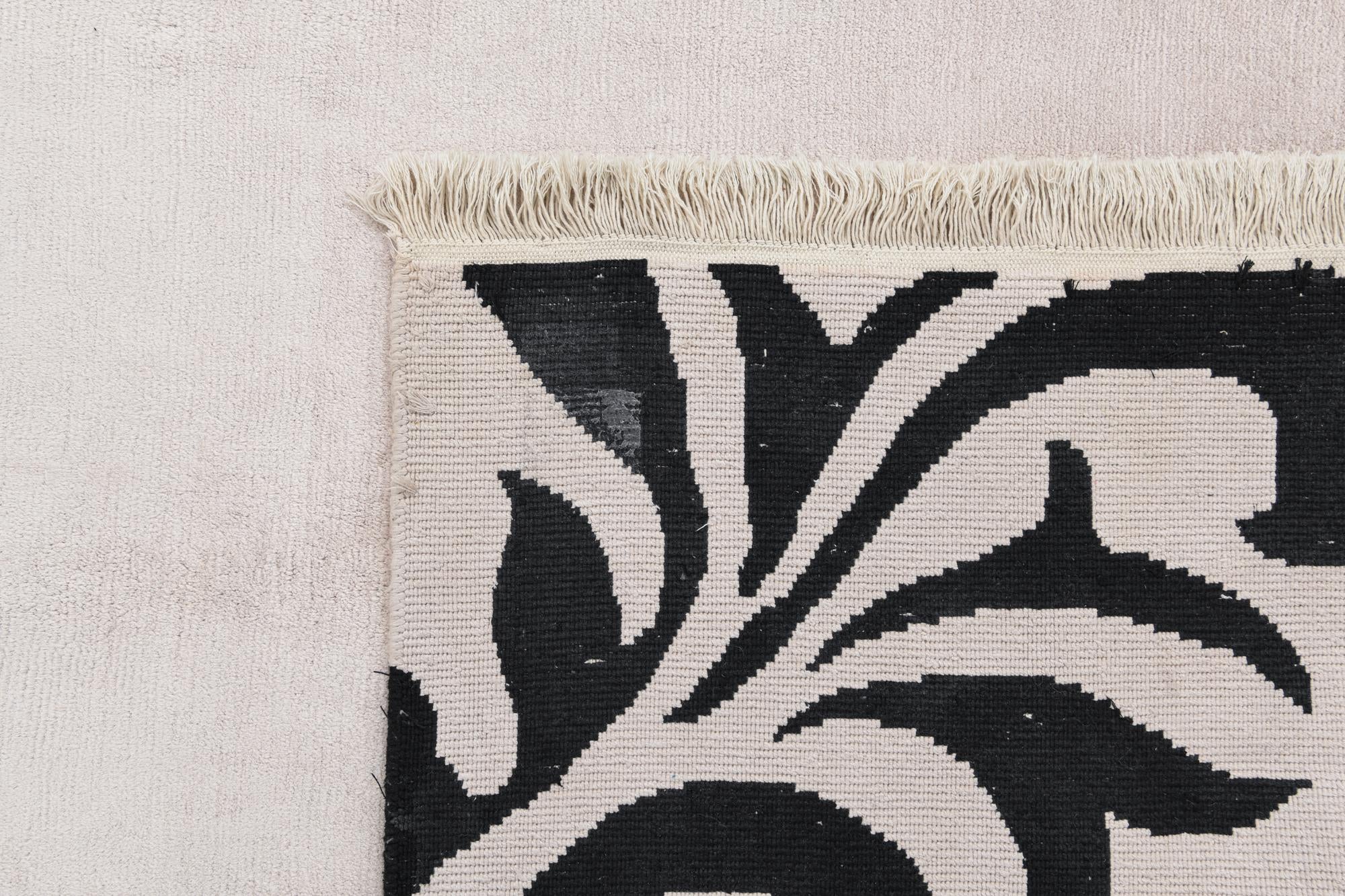 5' 7 x 7' 10 Hand Knotted Darya Wool Rug