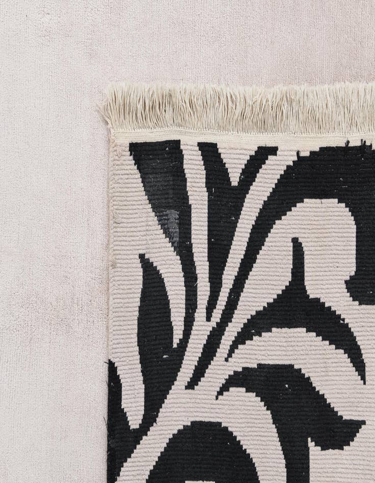 Detail image of 5' 7 x 7' 10  Hand Knotted Darya Wool Rug