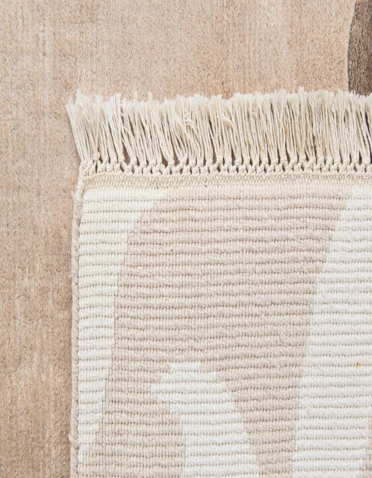 Detail image of 5' 5 x 7' 10  Hand Knotted Darya Wool Rug