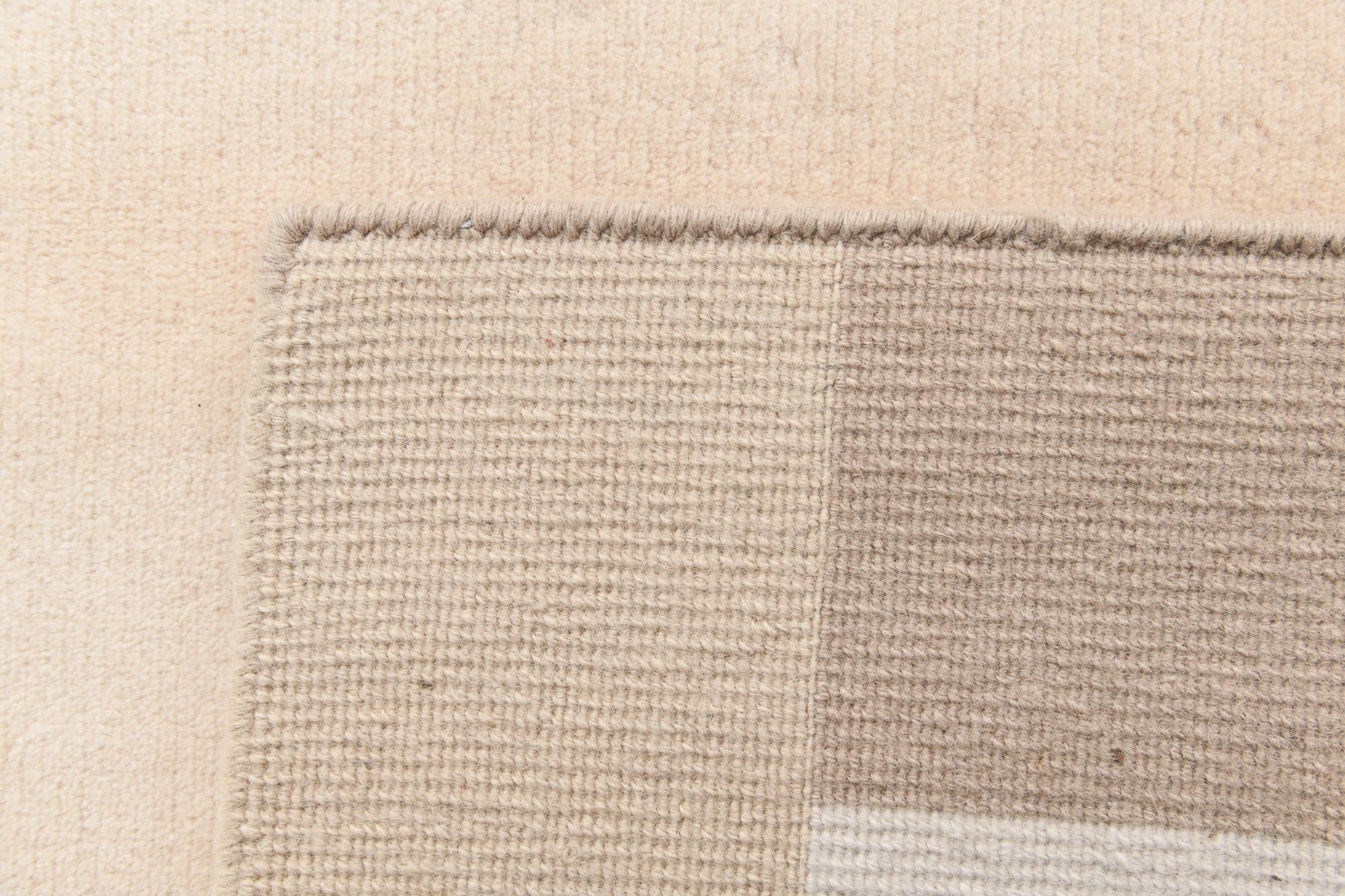 4' 7 x 6' 9 Hand Knotted Darya Wool Rug