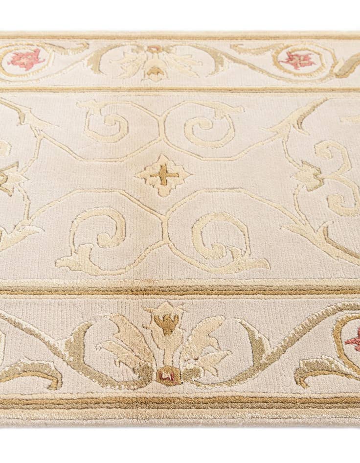 Detail image of 2' 9 x 4' 7  Hand Knotted Darya Rug