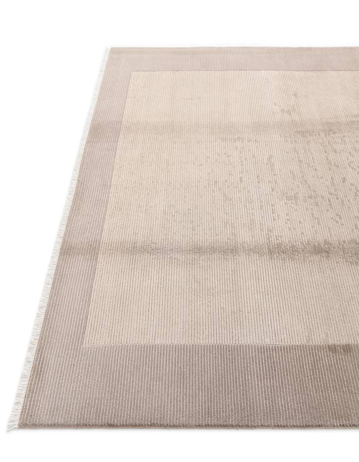 Detail image of 6' 6 x 9' 10  Hand Knotted Darya Wool Rug